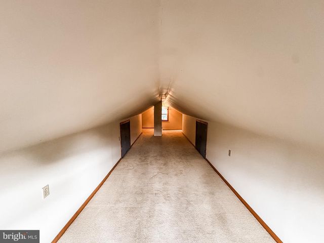 9 SILVIEW AVE, Wilmington, DE 19804