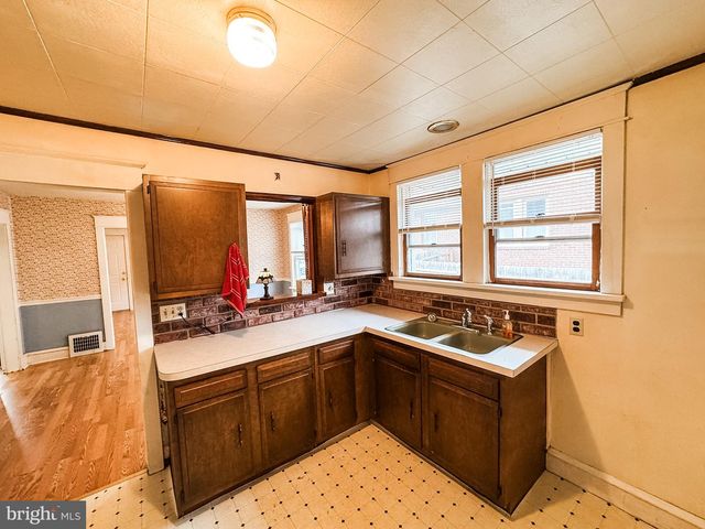 9 SILVIEW AVE, Wilmington, DE 19804