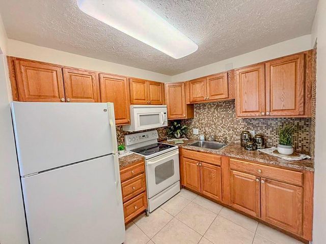54 Newport Court c, Deerfield Beach, FL 33442