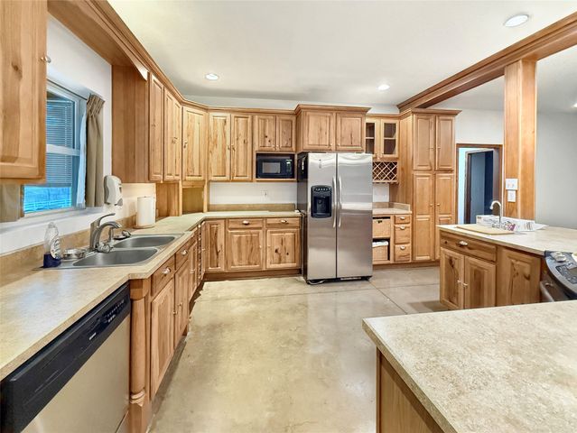 15368 Newbold Street, Indianola, IA 50125