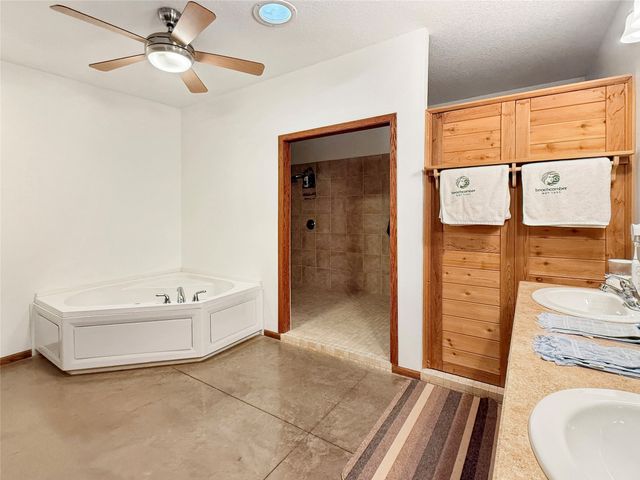 15368 Newbold Street, Indianola, IA 50125