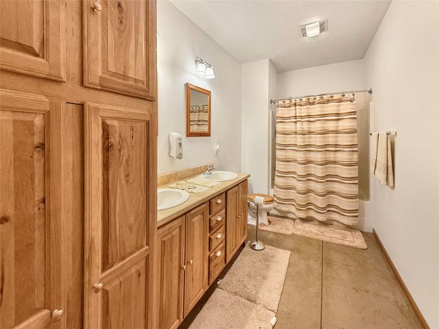 15368 Newbold Street, Indianola, IA 50125