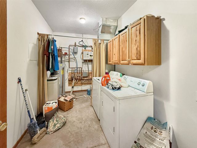 15368 Newbold Street, Indianola, IA 50125