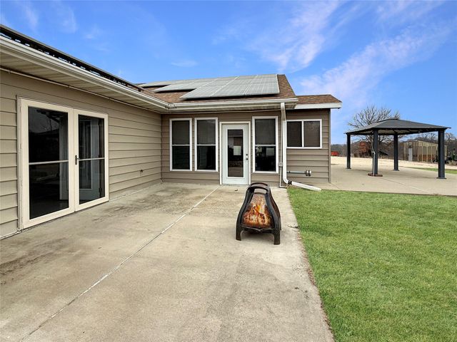 15368 Newbold Street, Indianola, IA 50125