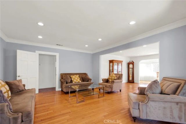 1318 N Alexandria Avenue, Los Angeles, CA 90027