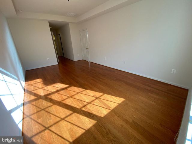 1012 MAUREEN DR, Fredericksburg, VA 22401