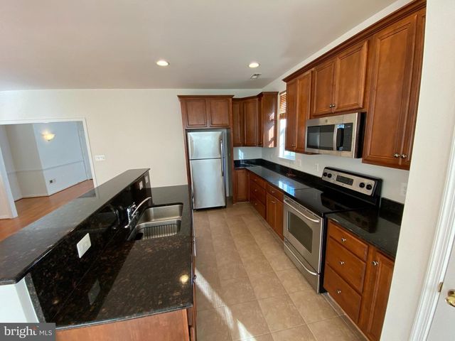 1012 MAUREEN DR, Fredericksburg, VA 22401