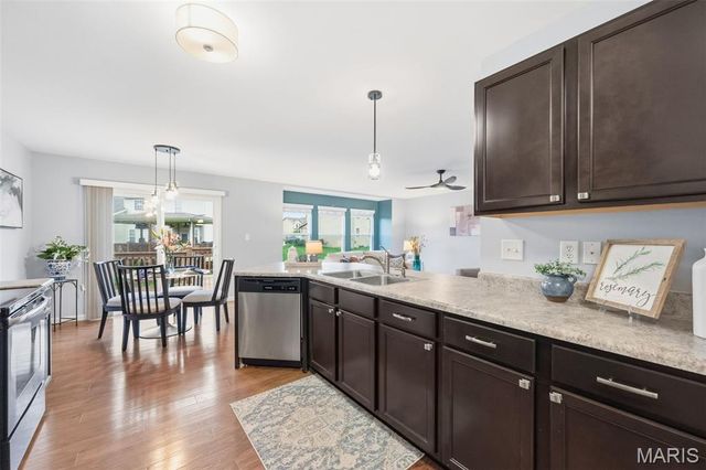 2113 Maple Glen Court, St Peters, MO 63376