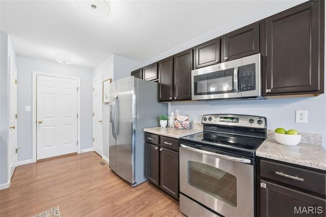 2113 Maple Glen Court, St Peters, MO 63376
