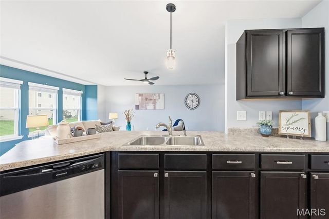 2113 Maple Glen Court, St Peters, MO 63376
