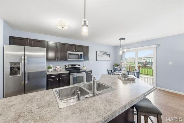 2113 Maple Glen Court, St Peters, MO 63376