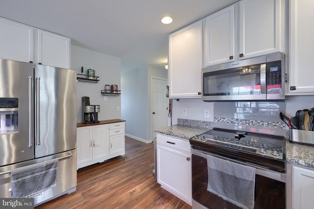 24 KATIE LN, Lancaster, PA 17602