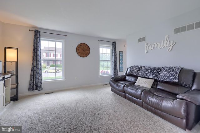24 KATIE LN, Lancaster, PA 17602