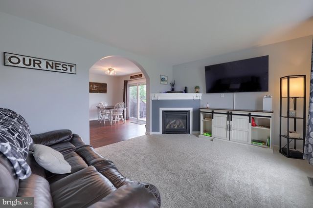 24 KATIE LN, Lancaster, PA 17602