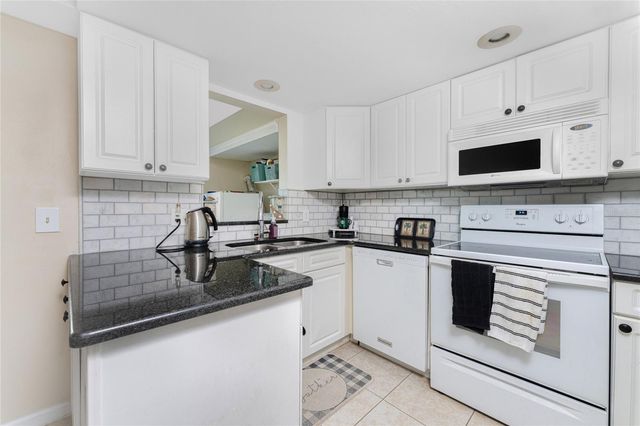 4158 TAMIAMI TRAIL H5, Port Charlotte, FL 33952