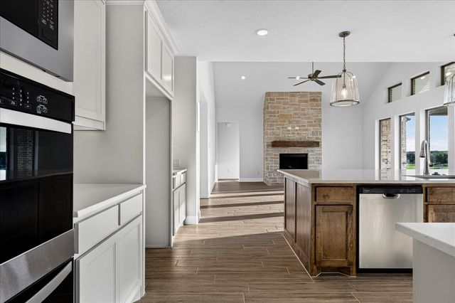1016 Brock Heights Court, Brock, TX 76087
