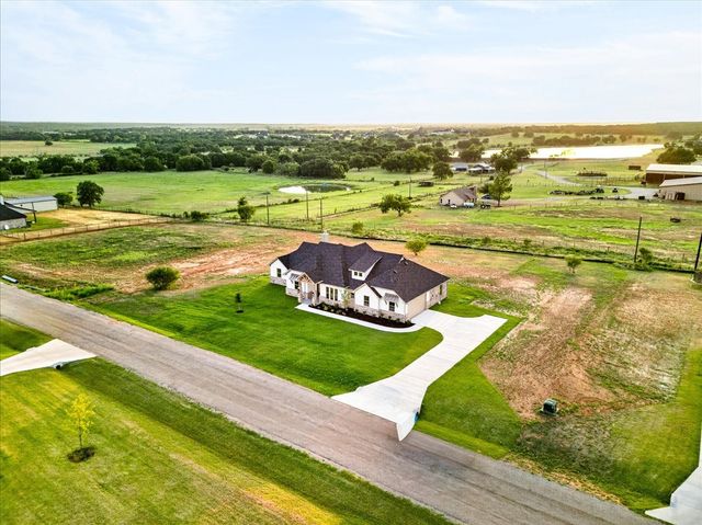 1016 Brock Heights Court, Brock, TX 76087