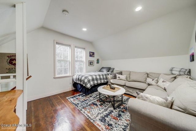 620 Pearl ST, Wallace, ID 83873