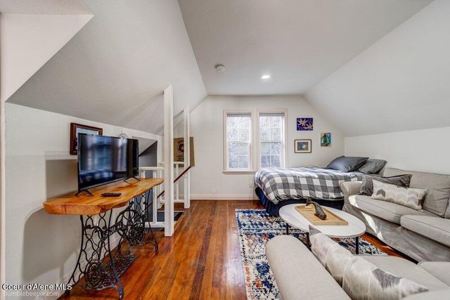 620 Pearl ST, Wallace, ID 83873