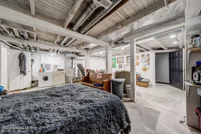 620 Pearl ST, Wallace, ID 83873