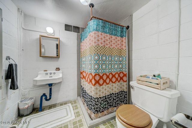 620 Pearl ST, Wallace, ID 83873