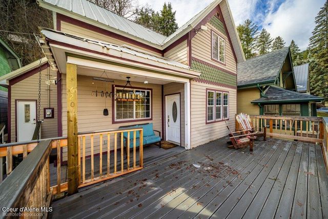 620 Pearl ST, Wallace, ID 83873