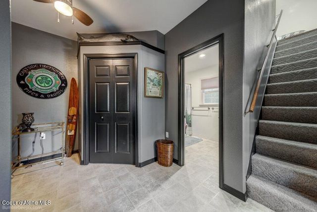 620 Pearl ST, Wallace, ID 83873