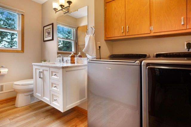 1674 Mapledale ROAD, West Bend, WI 53090