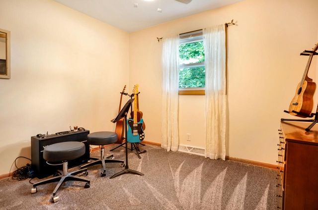 1674 Mapledale ROAD, West Bend, WI 53090