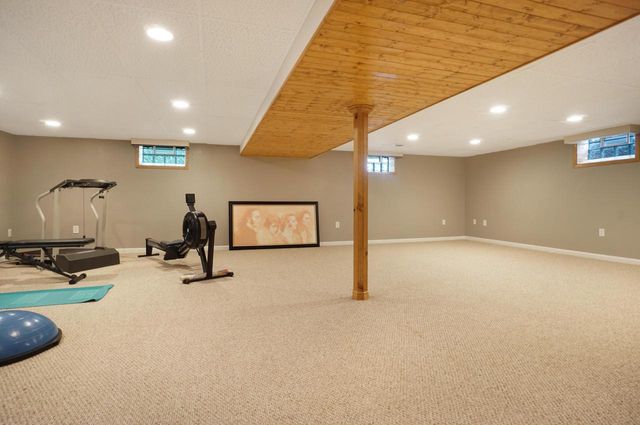 1674 Mapledale ROAD, West Bend, WI 53090