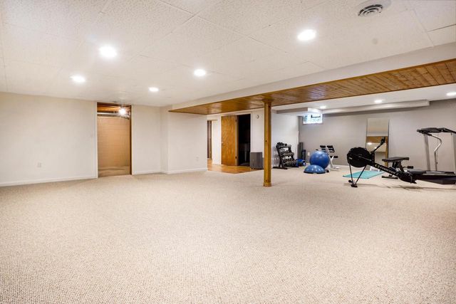 1674 Mapledale ROAD, West Bend, WI 53090