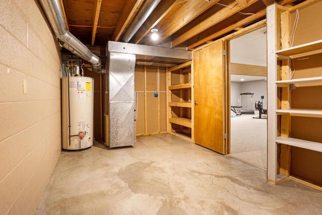 1674 Mapledale ROAD, West Bend, WI 53090