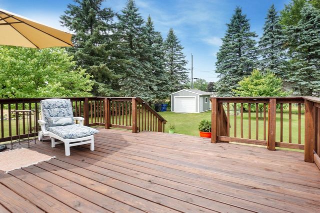 1674 Mapledale ROAD, West Bend, WI 53090