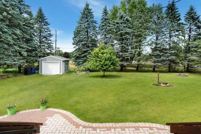 1674 Mapledale ROAD, West Bend, WI 53090
