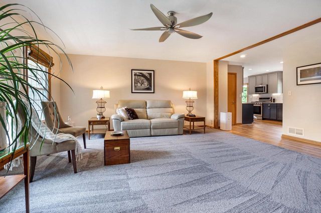 1674 Mapledale ROAD, West Bend, WI 53090
