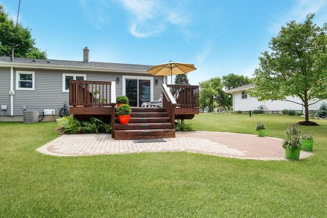 1674 Mapledale ROAD, West Bend, WI 53090