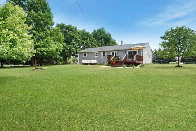 1674 Mapledale ROAD, West Bend, WI 53090