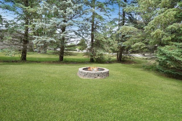 1674 Mapledale ROAD, West Bend, WI 53090