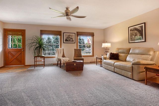 1674 Mapledale ROAD, West Bend, WI 53090