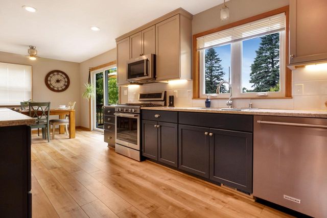 1674 Mapledale ROAD, West Bend, WI 53090