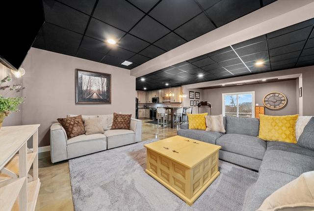 2503 Justen Farm Lane, Ringwood, IL 60072