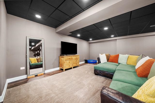 2503 Justen Farm Lane, Ringwood, IL 60072