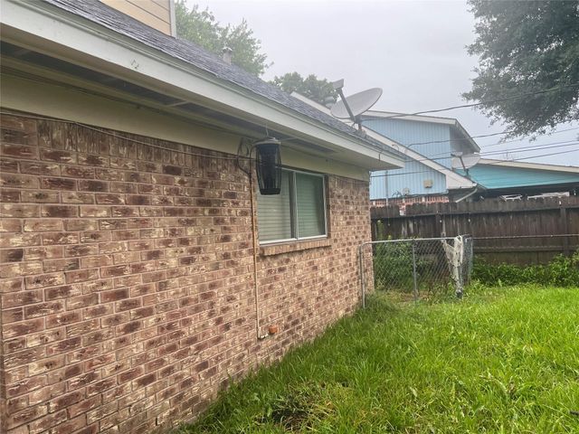 2217 Hickory Lane, Pasadena, TX 77502