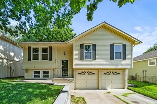 8806 NE 73rd Street, Kansas City, MO 64158