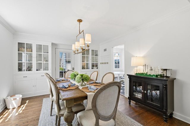 5835 N Lake DRIVE, Whitefish Bay, WI 53217