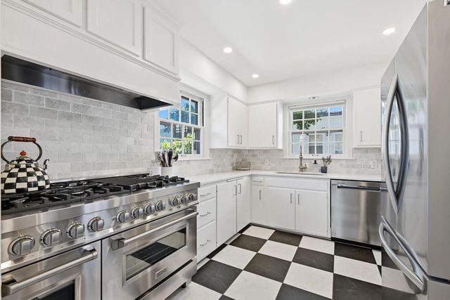 5835 N Lake DRIVE, Whitefish Bay, WI 53217