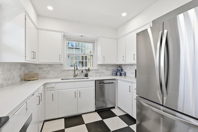 5835 N Lake DRIVE, Whitefish Bay, WI 53217