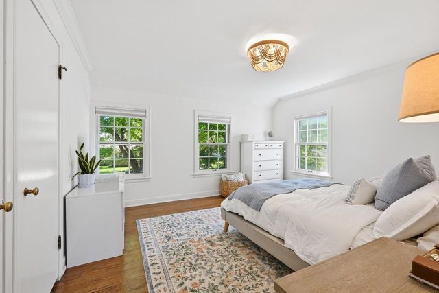 5835 N Lake DRIVE, Whitefish Bay, WI 53217
