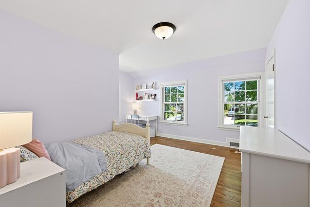 5835 N Lake DRIVE, Whitefish Bay, WI 53217