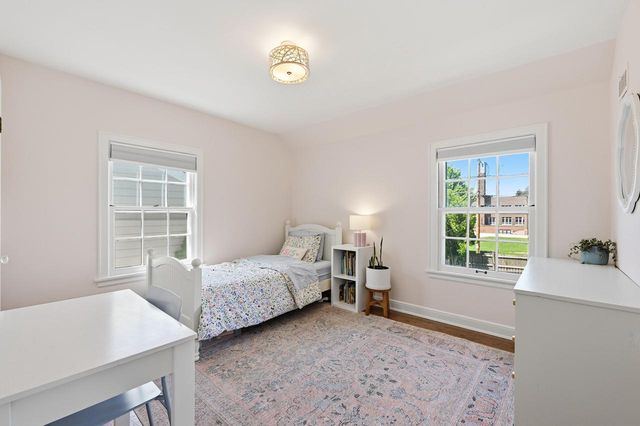 5835 N Lake DRIVE, Whitefish Bay, WI 53217